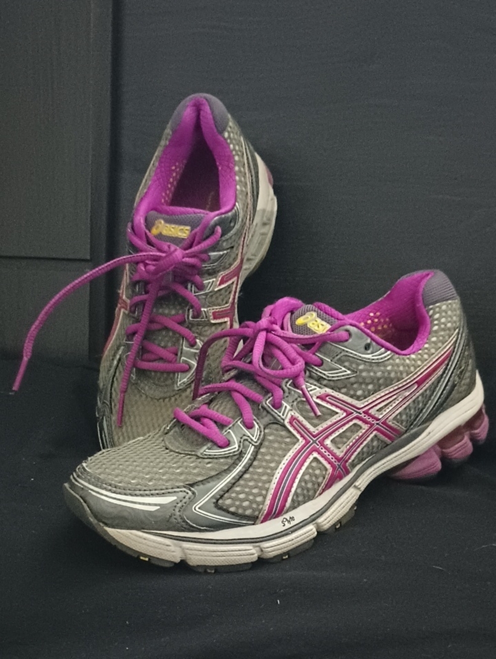 ASICS Women's Gray and Magenta Athletic Running Shoes Size 6